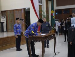 Pada Pilkada Serentak 2024, Para ASN Pemkab Bandung Laksanakan Deklarasi dan Penandatanganan Netralitas